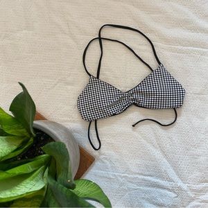 Reversible never worn dynamite/garage bikini top. Size XS.